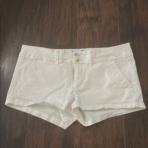 American Eagle Outfitters Women's White Shorts size 6
